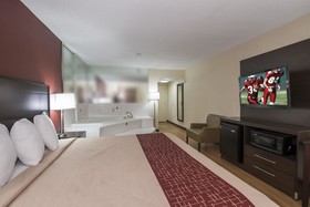 Red Roof PLUS & Suites Opelika