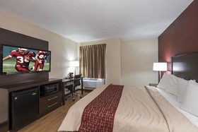 Red Roof PLUS & Suites Opelika