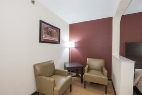 Red Roof PLUS & Suites Opelika