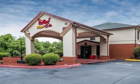 Red Roof PLUS & Suites Opelika