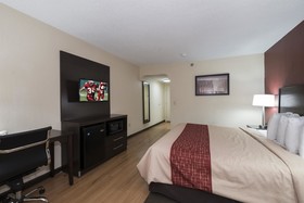 Red Roof PLUS & Suites Opelika