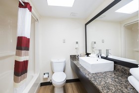 Red Roof PLUS & Suites Opelika