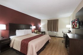 Red Roof PLUS & Suites Opelika