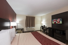 Red Roof PLUS & Suites Opelika