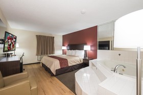 Red Roof PLUS & Suites Opelika