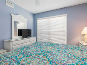 Cinco by Meyer Vacation Rentals