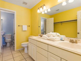 Cinco by Meyer Vacation Rentals