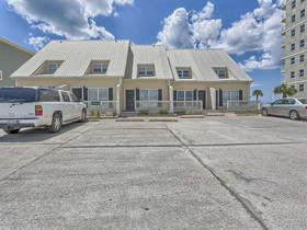 Cinco by Meyer Vacation Rentals