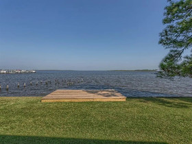 Dolphin Hideaway by Meyer Vacation Rentals