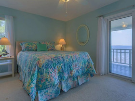 Dolphin Hideaway by Meyer Vacation Rentals