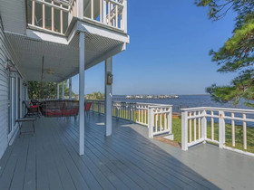 Dolphin Hideaway by Meyer Vacation Rentals