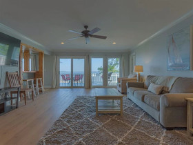 Dolphin Hideaway by Meyer Vacation Rentals