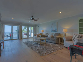 Dolphin Hideaway by Meyer Vacation Rentals