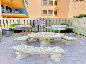 Emerald Skye by Hosteeva