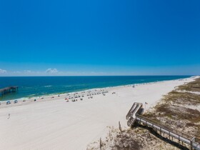 Emerald Skye by Hosteeva