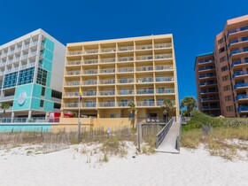 Emerald Skye by Hosteeva