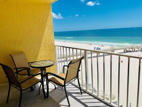 Emerald Skye by Hosteeva