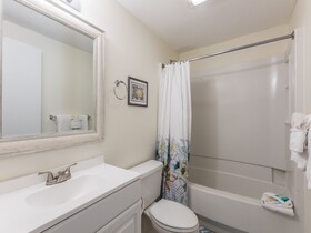 Emerald Skye by Hosteeva