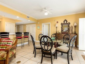 Palm Beach Resort by Vacasa