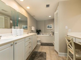 Palm Beach Resort by Vacasa