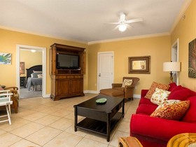 Palm Beach Resort by Vacasa