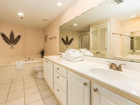 Palm Beach Resort by Vacasa