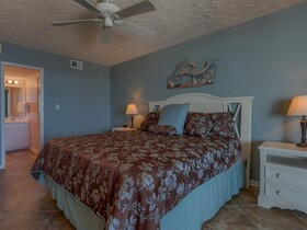 Romar Tower by Vacasa