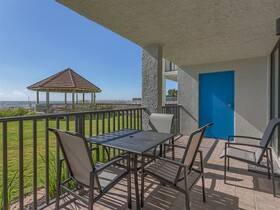 Romar Tower by Vacasa