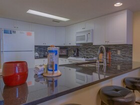 Romar Tower by Vacasa