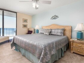 Romar Tower by Vacasa