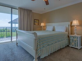 Romar Tower by Vacasa