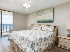 Romar Tower by Vacasa