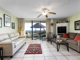 Romar Tower by Vacasa