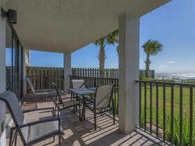 Romar Tower by Vacasa