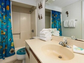 Romar Tower by Vacasa