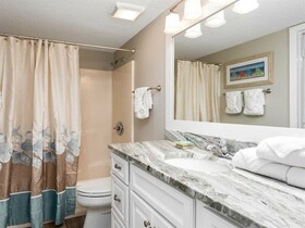 Romar Tower by Vacasa