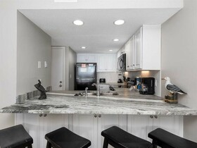 Romar Tower by Vacasa