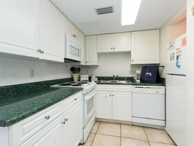 Romar Tower by Vacasa