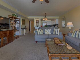 Romar Tower by Vacasa