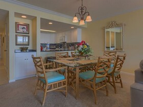 Romar Tower by Vacasa