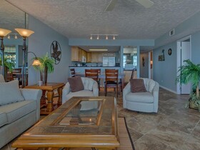 Romar Tower by Vacasa