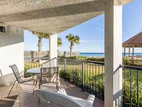 Romar Tower by Vacasa