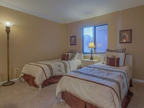 Romar Tower by Vacasa