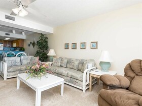 Romar Tower by Vacasa