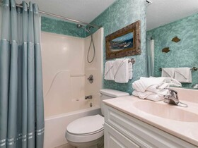 Romar Tower by Vacasa