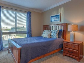 Romar Tower by Vacasa