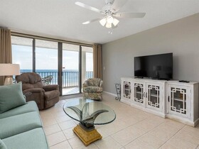 Romar Tower by Vacasa