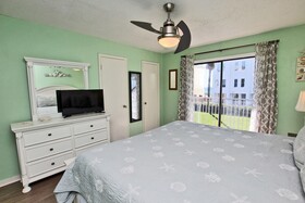 Seascape by Youngs Suncoast