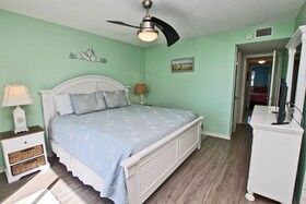 Seascape by Youngs Suncoast