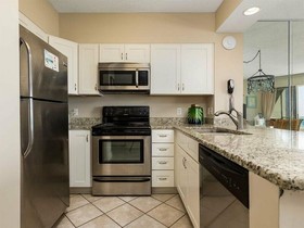 Silver Beach Condo by Meyer Vacation Rentals